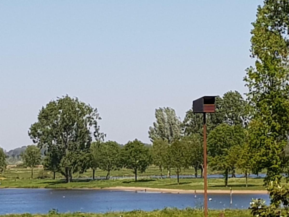 Het Gildehuis Met Sauna En Jacuzzi Stevensweert المظهر الخارجي الصورة