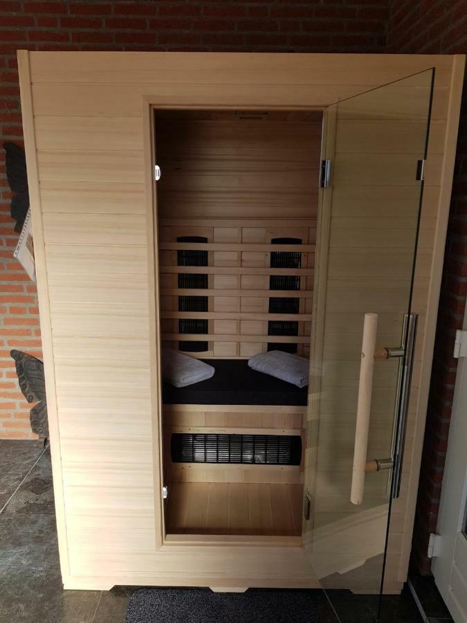 Het Gildehuis Met Sauna En Jacuzzi Stevensweert المظهر الخارجي الصورة